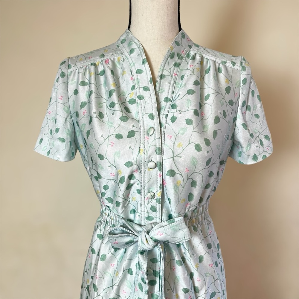 Vintage 1970s LF Petites Women's 6 Green Floral Whimsical Border Hem Belt Dress - Picture 6 of 11